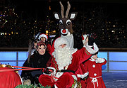 Am 6.12.2013 kam der Frederic Meisner als Nikolaus beim Eiszauber auf Besuch (Foto: Ingrid Grossmann)